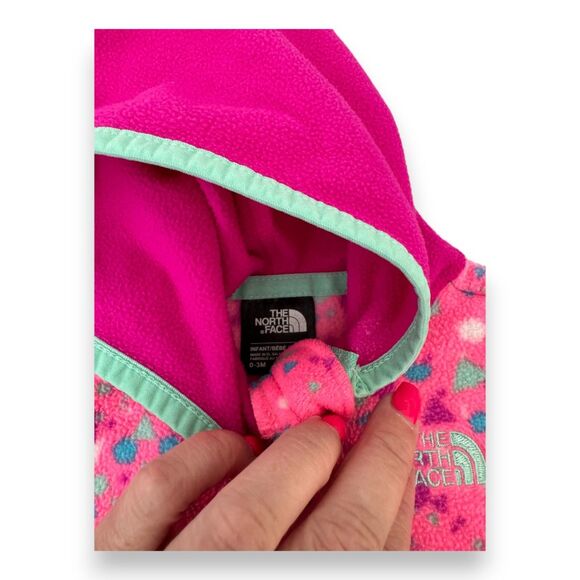 The North Face Fleece Hooded Jacket 0-3 Months AND Infant Hat Bundle Pink VGUC - Picture 4 of 4